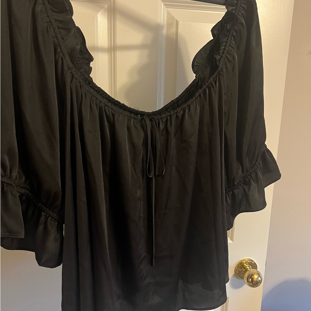 Off shoulder Wayf Black Blouse